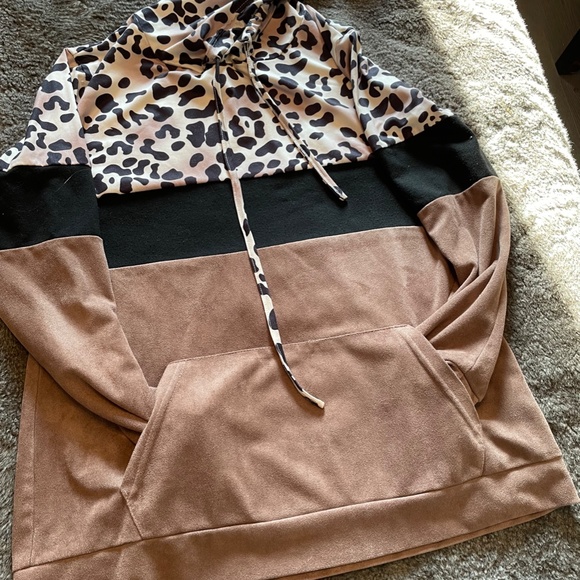 5 for $12 animal print hoodie - Picture 3 of 3